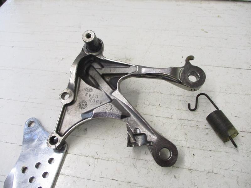 07 Kawasaki ZX6R Ninja P Front Rear Left Right Foot Pegs and